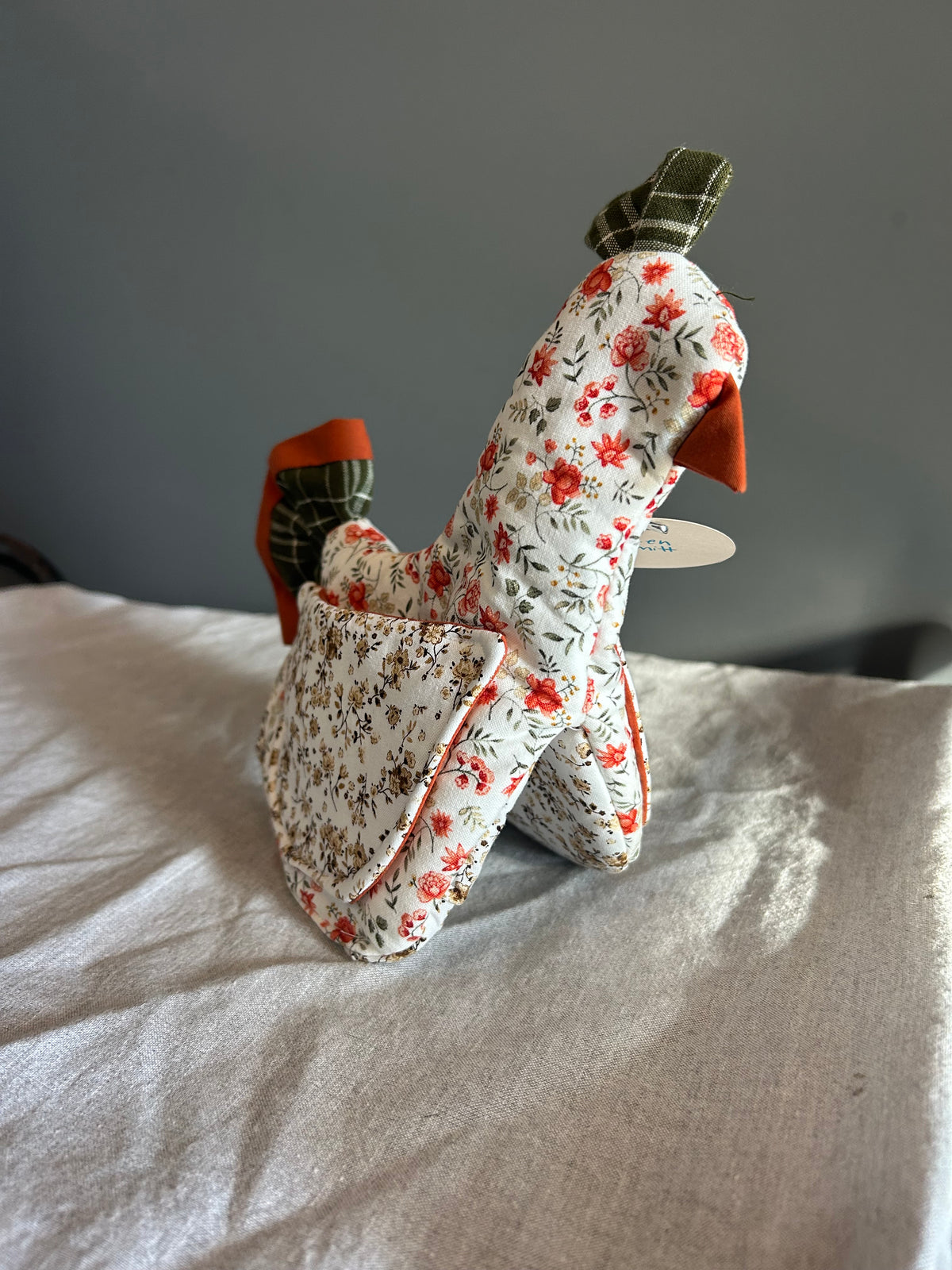 Chicken Oven Mitt. Floral/Green Plaid