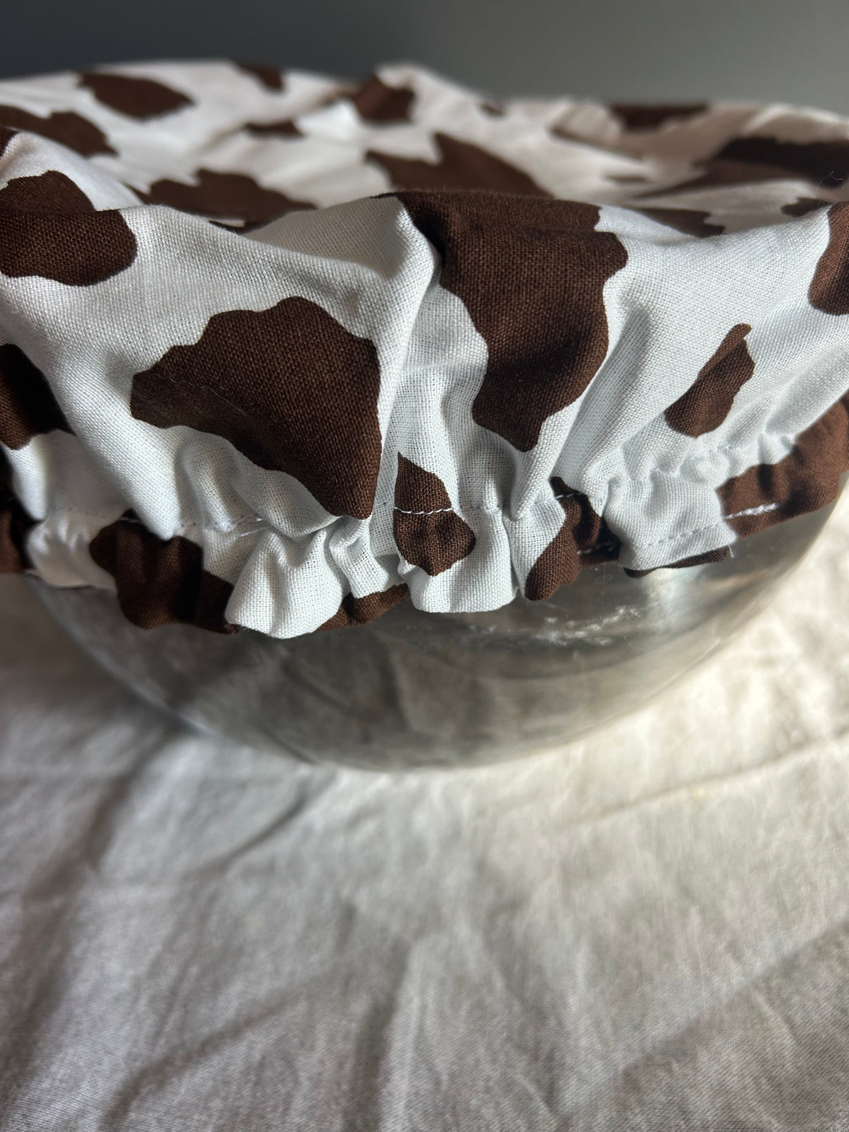 Reversible Bowl Cover. Cow Print/Brown